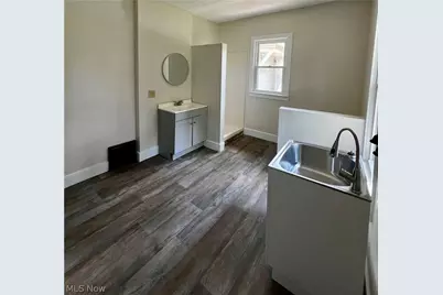 882 Redfern Avenue, Akron, OH 44314 - Photo 7
