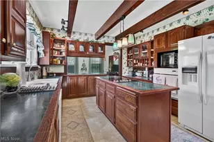 156 Woodhill Dr, Amherst, OH 44001 - Photo 25