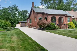 156 Woodhill Dr, Amherst, OH 44001 - Photo 3