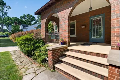 156 Woodhill Drive, Amherst, OH 44001 - Photo 5