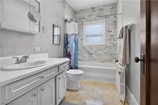 156 Woodhill Dr, Amherst, OH 44001 - Photo 17