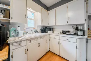 1347 Hammel St, Akron, OH 44306 - Photo 9