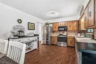 7910 Burkey Rd NW, North Canton, OH 44720 - Photo 23