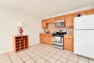 1094 Clement Ave, Belpre, OH 45714 - Photo 7