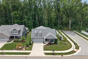 2060 Hawthorn Ct, Green, OH 44720 - Photo 3