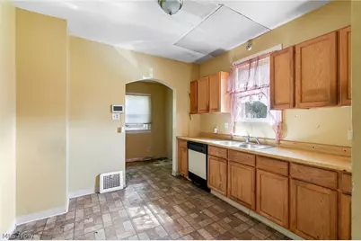 2203 5th Street NE, Canton, OH 44704 - Photo 11
