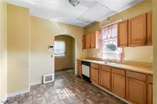2203 5th St NE, Canton, OH 44704 - Photo 11