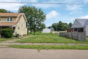 2203 5th St NE, Canton, OH 44704 - Photo 3