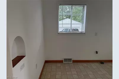 2119 Warren Road, Oakwood, OH 44107 - Photo 5