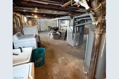 2394 Elyria Avenue, Lorain, OH 44055 - Photo 9