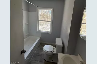 121 Neufer Court, Elyria, OH 44035 - Photo 11