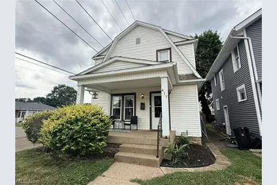 417 Gooding Avenue NW, New Philadelphia, OH 44663 - Photo 1