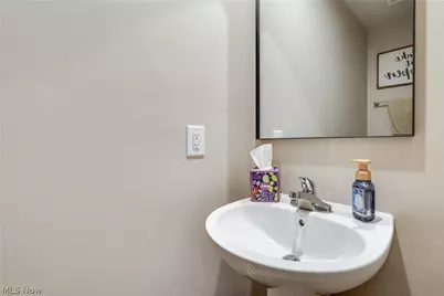 3690 Kirkham Drive, Barberton, OH 44203 - Photo 17