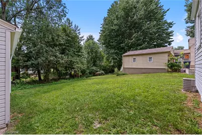 106 E Dresden Avenue, Akron, OH 44301 - Photo 3
