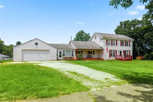 297 S Rockhill Ave, Alliance, OH 44601 - Photo 3