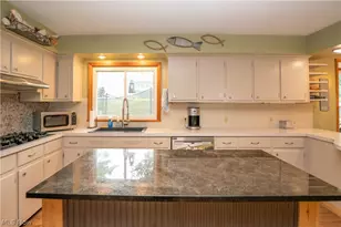 727 Sleepy Hollow Dr, Uniontown, OH 44685 - Photo 15