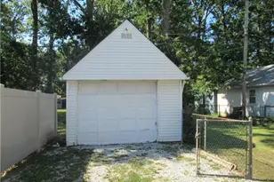 29107 Fuller Ave, Wickliffe, OH 44092 - Photo 3