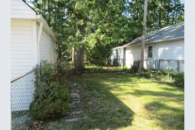 29107 Fuller Avenue, Wickliffe, OH 44092 - Photo 5