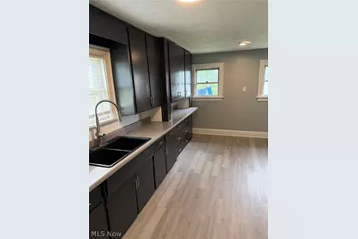 1054 Winton Avenue, Akron, OH 44320 - Photo 5