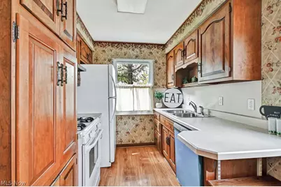 604 Cornell Avenue, Elyria, OH 44035 - Photo 11