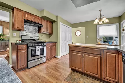 33 Devonshire Drive, Akron, OH 44312 - Photo 9