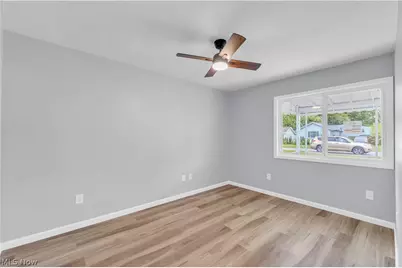320 Elberta Drive, Vermilion, OH 44089 - Photo 9
