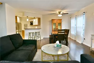 1283 Red Tail Hawk Ct, Youngstown, OH 44512 - Photo 7