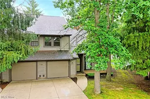 1283 Red Tail Hawk Ct, Youngstown, OH 44512 - Photo 3