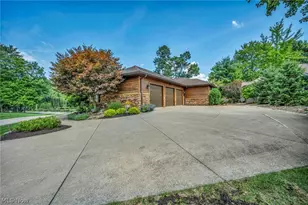 3909 Weymouth Woods Dr, Medina, OH 44256 - Photo 3