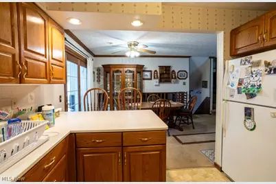 8639 Candlewood Avenue NW, North Canton, OH 44720 - Photo 7
