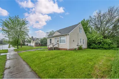 10212 Benham Avenue, Loveland, OH 44105 - Photo 3