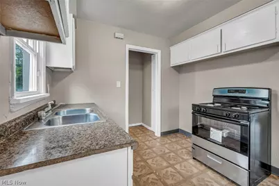 10212 Benham Avenue, Loveland, OH 44105 - Photo 9