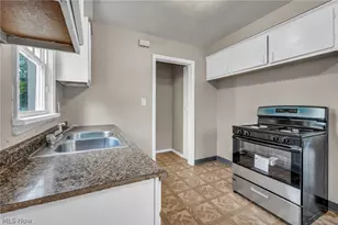 10212 Benham Ave, Loveland, OH 44105 - Photo 9