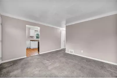 10212 Benham Avenue, Loveland, OH 44105 - Photo 5