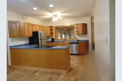 12436 Painesville Warren Road, Concord Twp, OH 44077 - Photo 11