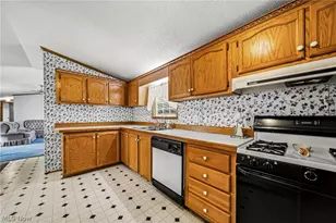 2675 Eagle Point Dr, Madison, OH 44057 - Photo 15