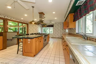 4774 Sherwin Rd, Kirtland, OH 44094 - Photo 9