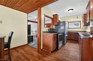 61 W Erie St, Jefferson, OH 44047 - Photo 13