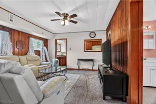 61 W Erie St, Jefferson, OH 44047 - Photo 9