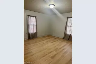 556 W Myrtle Avenue, Youngstown, OH 44511 - Photo 9