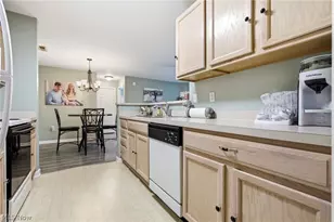 3284 Lenox Village Dr, Fairlawn, OH 44333 - Photo 7