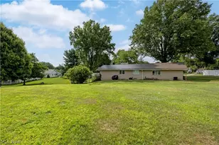 723 Apple Blossom Ln, Orrville, OH 44667 - Photo 3