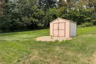 401 Diana Dr, Hopedale, OH 43976 - Photo 15