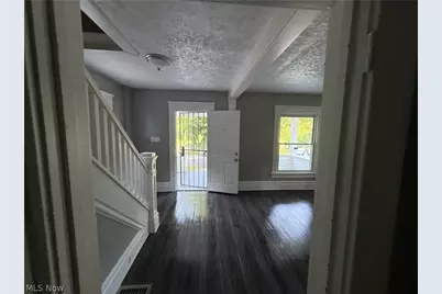 958 Haynes, Akron, OH 44307 - Photo 9