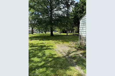 132 N Canfield Niles Road, Youngstown, OH 44515 - Photo 3