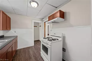 432 Dayton St, Akron, OH 44310 - Photo 17