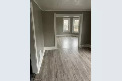 7110 Lawn Avenue, Loveland, OH 44102 - Photo 5