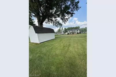 2370 Oak Trace Street, Youngstown, OH 44515 - Photo 9