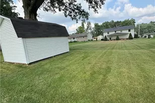 2370 Oak Trace St, Youngstown, OH 44515 - Photo 9