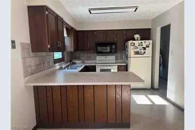 2370 Oak Trace Street, Youngstown, OH 44515 - Photo 15